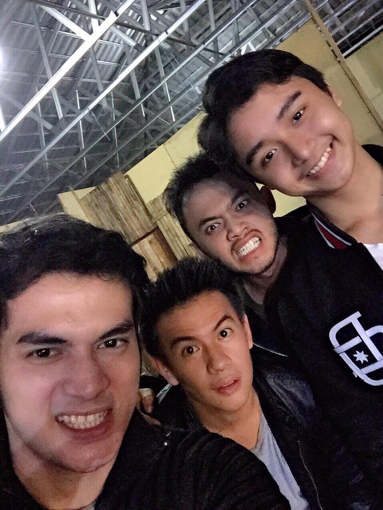 Assalamualaikum Hallooo baru aktif twitter lagi nih @Sinetron7MH @7MH__Sinemart <a href="/Sinemart7MH/">7 Manusia Harimau</a> @Official7MHRcti