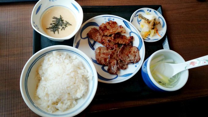 今日はV撮影🎵 お昼ご飯󾭠 http://t.co/aMDAVnJ6Al