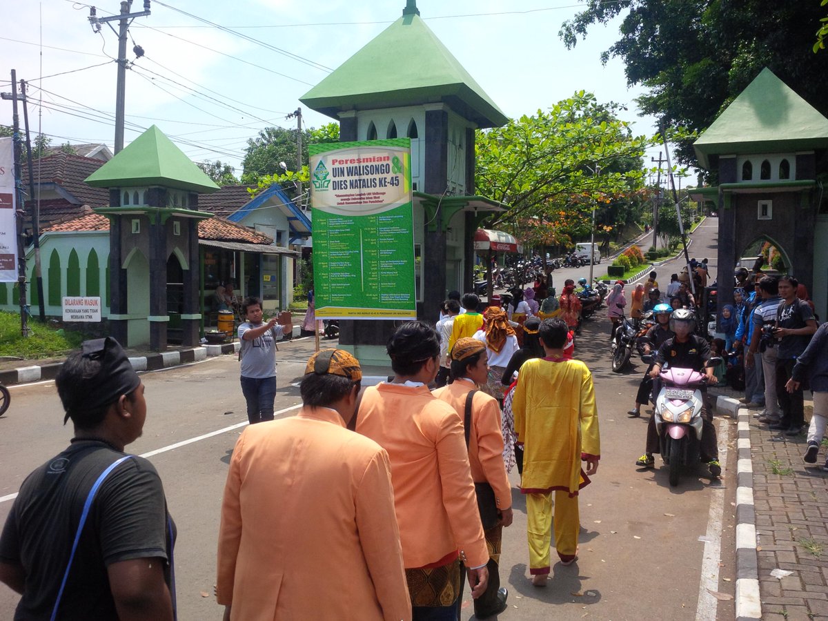 Perform selesai, pasukan kembali ke dlm kampus #saveTBRS <a href="/uinSMG/">UIN Walisongo Semarang</a>