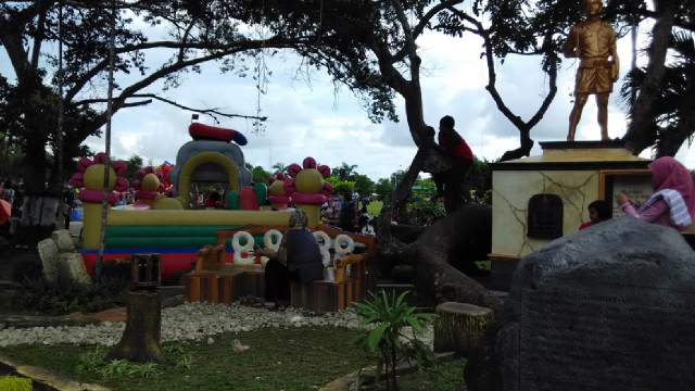 Kangen banget ma nuansa alun-alun wates...
