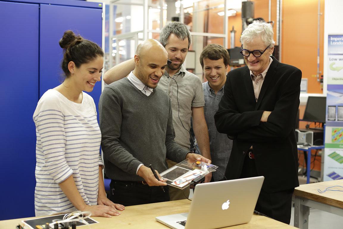 GravitySketch with James Dyson for the new Dyson School of Design Engineering! <a href="/WiredUK/">WIRED UK</a> @dyson bit.ly/1xcNn8w