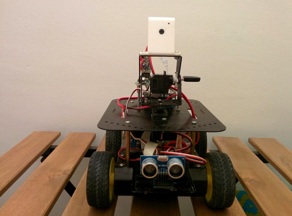 FerriTheMaker's tweet image. Robot @DawnRobotics inspired with PiCam build thx to @JordiBinefa. @Peatonnet @Dan_Aldred @AverageManvsPi @RasPiTV