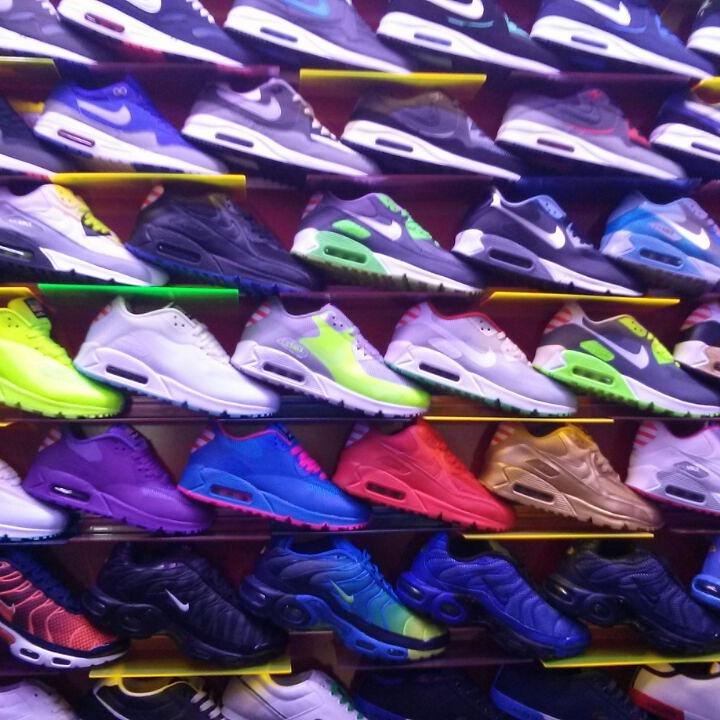 TodoMarcas7's tweet photo. Zapatillas Marcas
Tallas Chica: 36-37-38-39
Tallas Chico: 40-41-42-43-44
Entrega: 3-5 Dias http://t.co/hEtOShiFb8