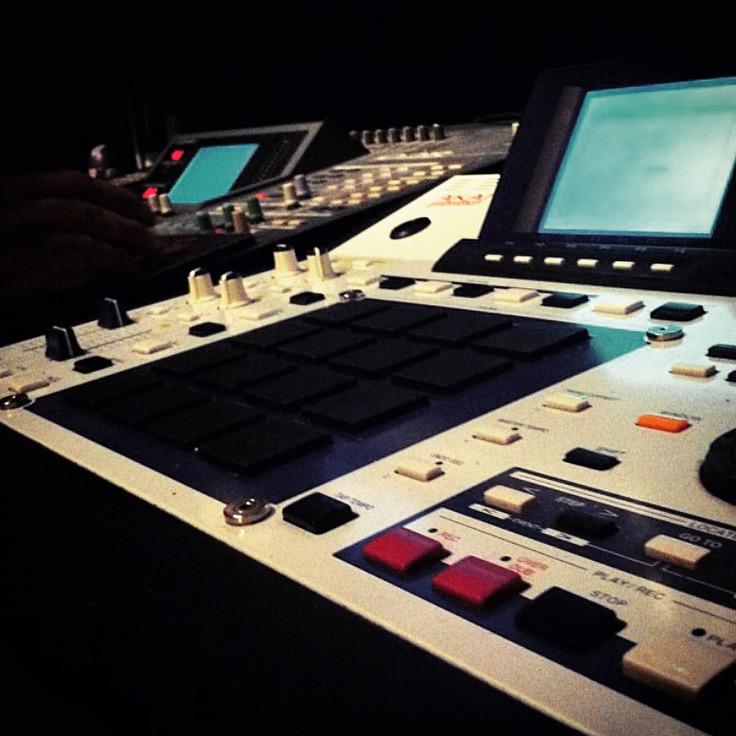 thelab757's tweet photo. BOOK YOUR NEXT SESSION AT THE LAB ...
757-690-1344 
THELAB757@GMAIL.COM
IG@THELABRECORDINGS
TWITTER@THELAB757 http://t.co/LBN8kYonC8