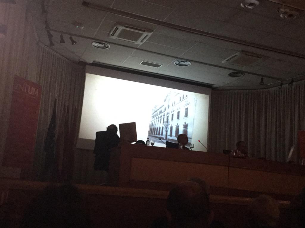 cent_UM's tweet photo. Emocionante video de los 100 años de historia de la Facultad de derecho de @umnoticias . http://t.co/2NjVYeLy4M