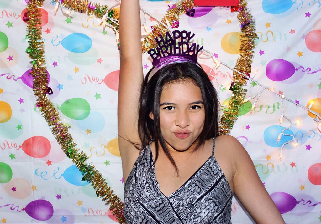 Aloniiee's tweet photo. #brithdayselfie 👸👸👸 HAPPY SWEET 16 TO ME 👸👸👸💗💗💗 http://t.co/8VPOgoGcYR