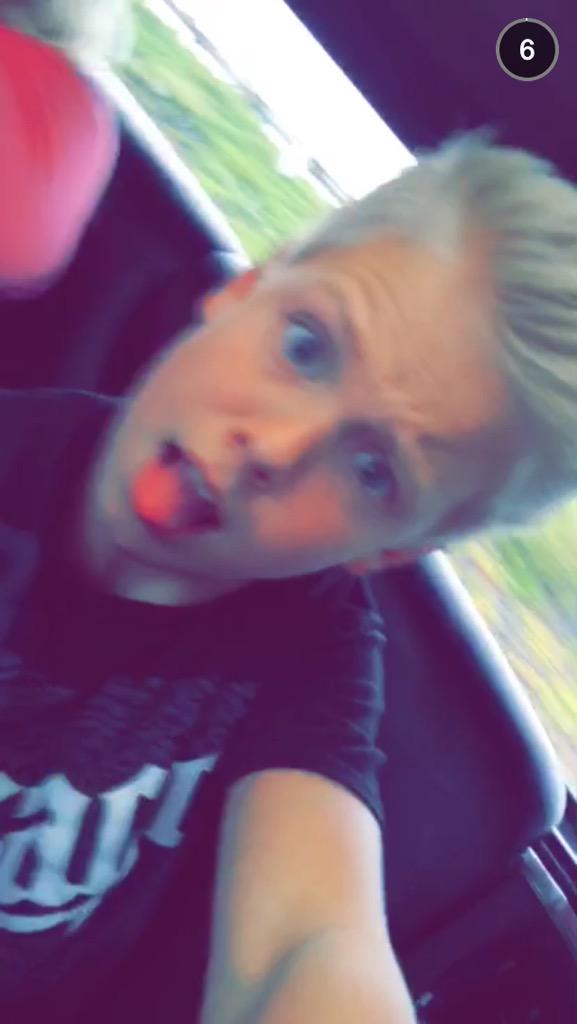 tweetinglueders's tweet photo. #springfreaks @carsonlueders ❤️😭💙 http://t.co/m4F3pjCVuX