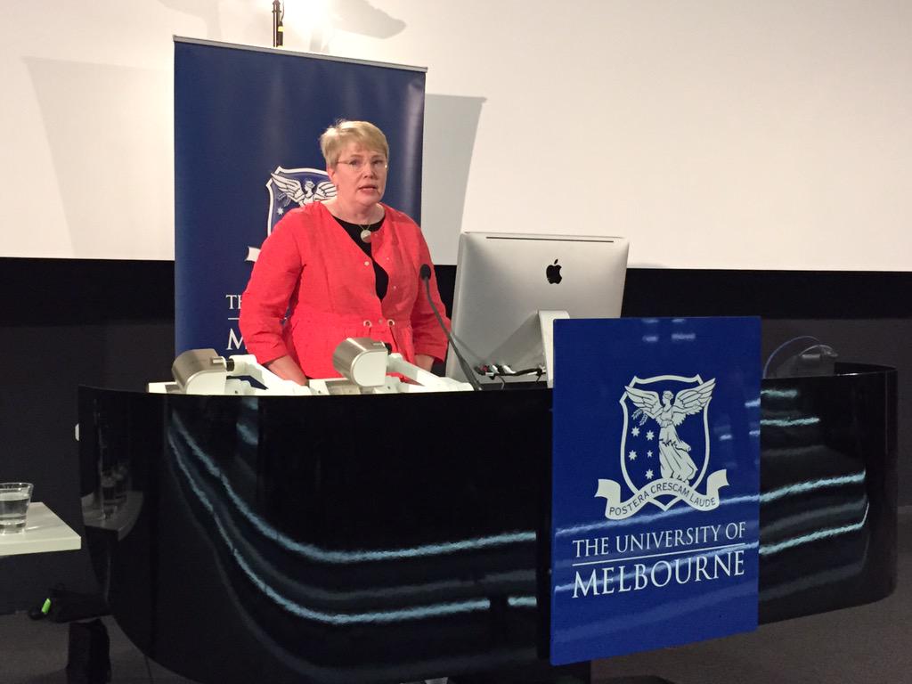 BusEcoNews's tweet image. Prof Leisa Sargent opens the Q&amp;amp;A on Prof Lu&apos;s lecture #busecomelb