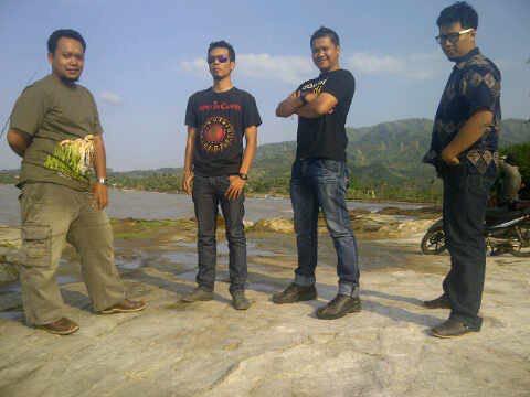 ♥♡♥♡RT @budi_dulsky: #MDJamblangs #NRD9oDi9ital <a href="/asosiasiMDind/">AMDI</a> <a href="/helmybrown/">helmy brown</a> <a href="/lutfiPILARadio/">Lutfi a.k.a eL</a> <a href="/tommyprasojo/">Tommy Prasojo</a>