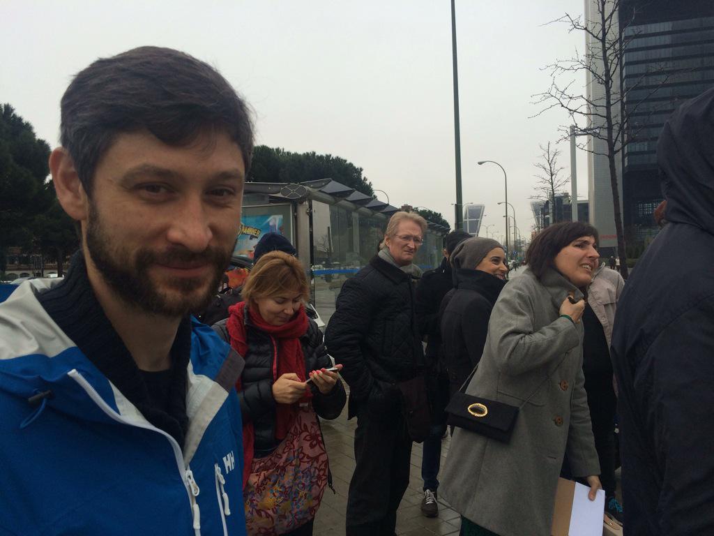 intermediae's tweet photo. #UrbanCooks tour Ruinas del futuro / Lujos colectivos, primera parada las Cuatro Torres con @basurama @josmrobles http://t.co/fQ727boSdY