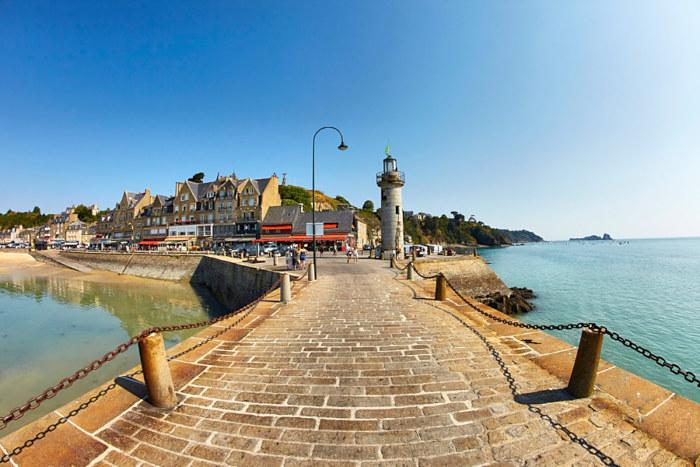 Comme un air de printemps ! Balade sur le port... #circuit #rando #lahoule #cancale #littoralbreton <a href="/cancaletourisme/">CANCALE TOURISME</a>