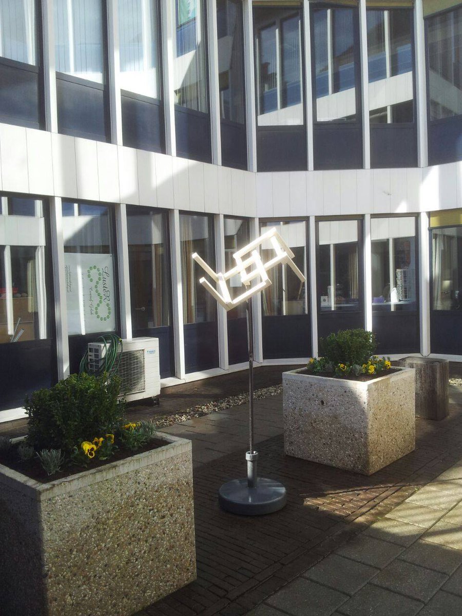 Zomaar een vrijdagmiddag in het <a href="/Stadshuus/">Stadshuus</a>. NL Doet en Staring helpt om het Stadshuus weer schoon en netjes te maken!