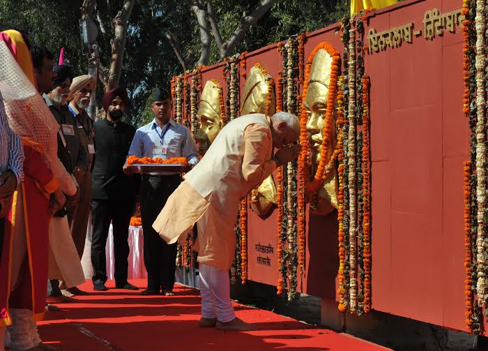 AmbikeshDubey's tweet image. &quot;@monicanitin: #MyPMModi has same passion as #BhagatSingh for India. http://t.co/82PzI7WoDM&quot;
@AmbikeshDdutt 
@BJPLucknowBJP