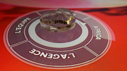 jimihertz's tweet image. One more exemple of translucent marker for interactive menu #objectviz #multitouch