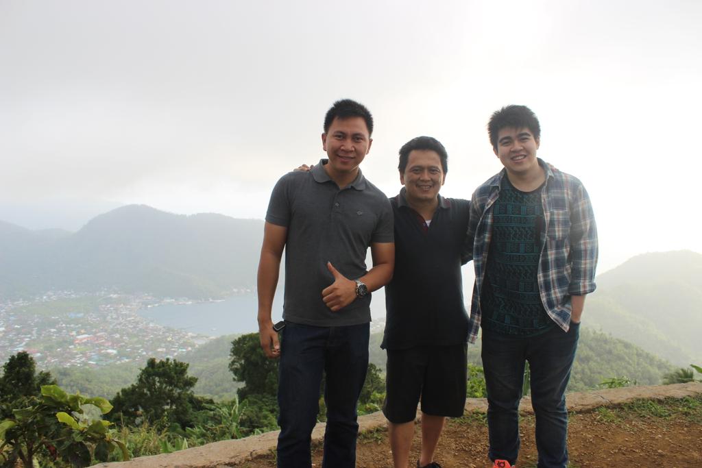 MarkoFian's tweet photo. With @GarrenRL &amp; pastor Daud Toni http://t.co/5EdYgYYgxq