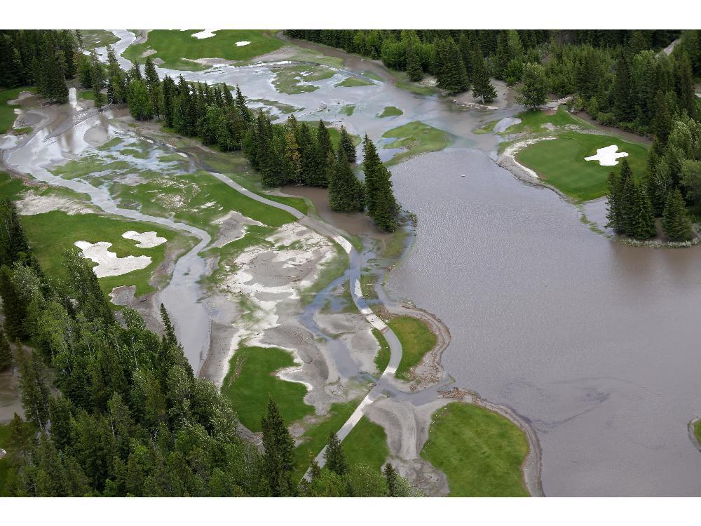 yychelps's tweet photo. "Province reviewing $18-million rebuild of golf course in #flood plain". via @calgaryherald http://t.co/4Emi437gui http://t.co/2Wm4iCHuyB