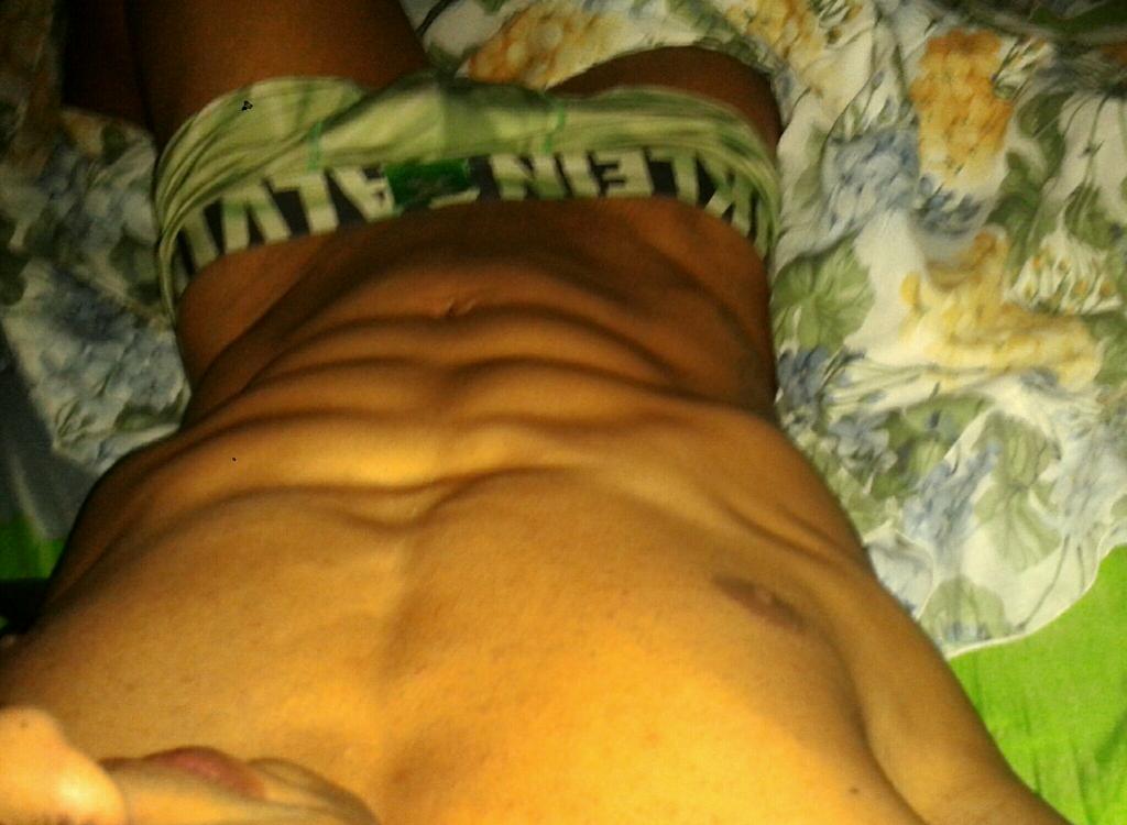 Leo_AlejandroU's tweet photo. #BuenosDias #GoodMorning #FelizLunes #selfie http://t.co/4cCzcjK2ko