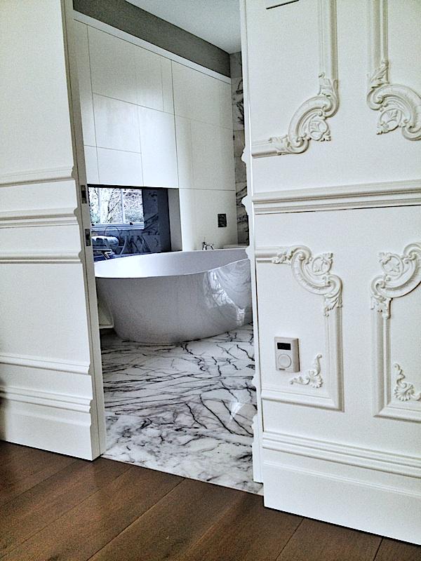 MEGA_AV_INSTALL's tweet photo. This is how we do it ! Stylish master suite @PictureFrameTV @CEDIA_EMEA @KEFAudio #liveinstall #bathTV
#kensington http://t.co/QNb9q8Ti0F
