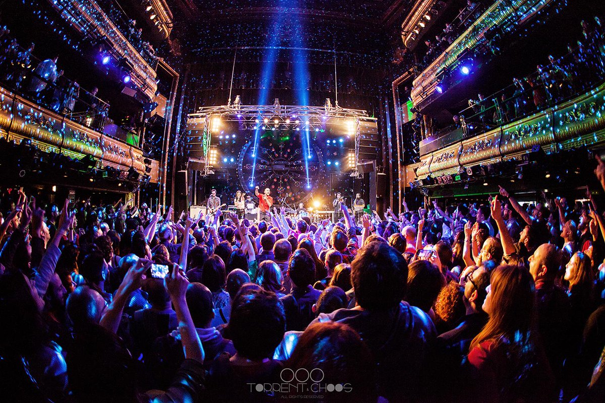 Así de bonito fue el #soldout de <a href="/DFAmusic/">Delafé y Las Flores Azules</a> en <a href="/JoyEslava1/">Joy Eslava</a> y así de bien lo retrató <a href="/XaviTorrent/">xaviTorrent</a> #SoundIsidro2015