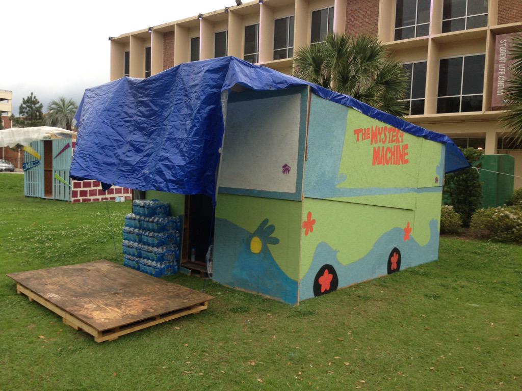 FSUhabitat's tweet photo. Seminole Shack Showdown is officially underway on Union Green! Stop by to learn more about @Habitat_org @floridastate http://t.co/U0kDGa5xSd