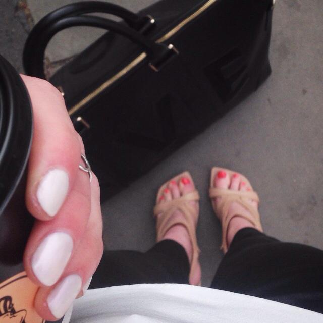UrCoffeeBreak's tweet photo. Patisserie Valerie caffè latte, oversized bag by @eddieharrop &amp; gel mani/pedi ☕️💯 #PaulEdmonds #knightsbrisge http://t.co/zRSyu9ueJM