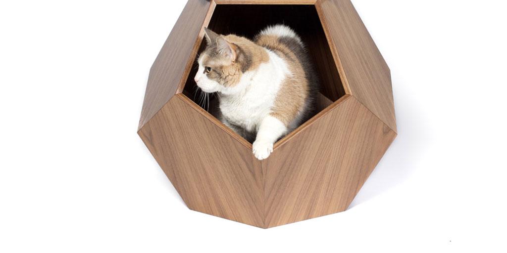 Etsy's tweet photo. Monday mood: I'm not coming out of here, k? http://t.co/hfYQg10vgf http://t.co/unuWVq8j6f