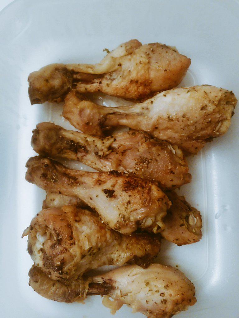 Barbijaputa's tweet photo. Mi comida de hoy π #polloseco http://t.co/AbpKTBco7T