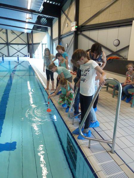 Wat een werk, dat onderhoud van een zwembad! Groep 5/6 bezoekt <a href="/KoekoekVaassen/">De Koekoek Vaassen</a> in het kader van de <a href="/Weekvdtechniek/">Week van de Techniek</a>