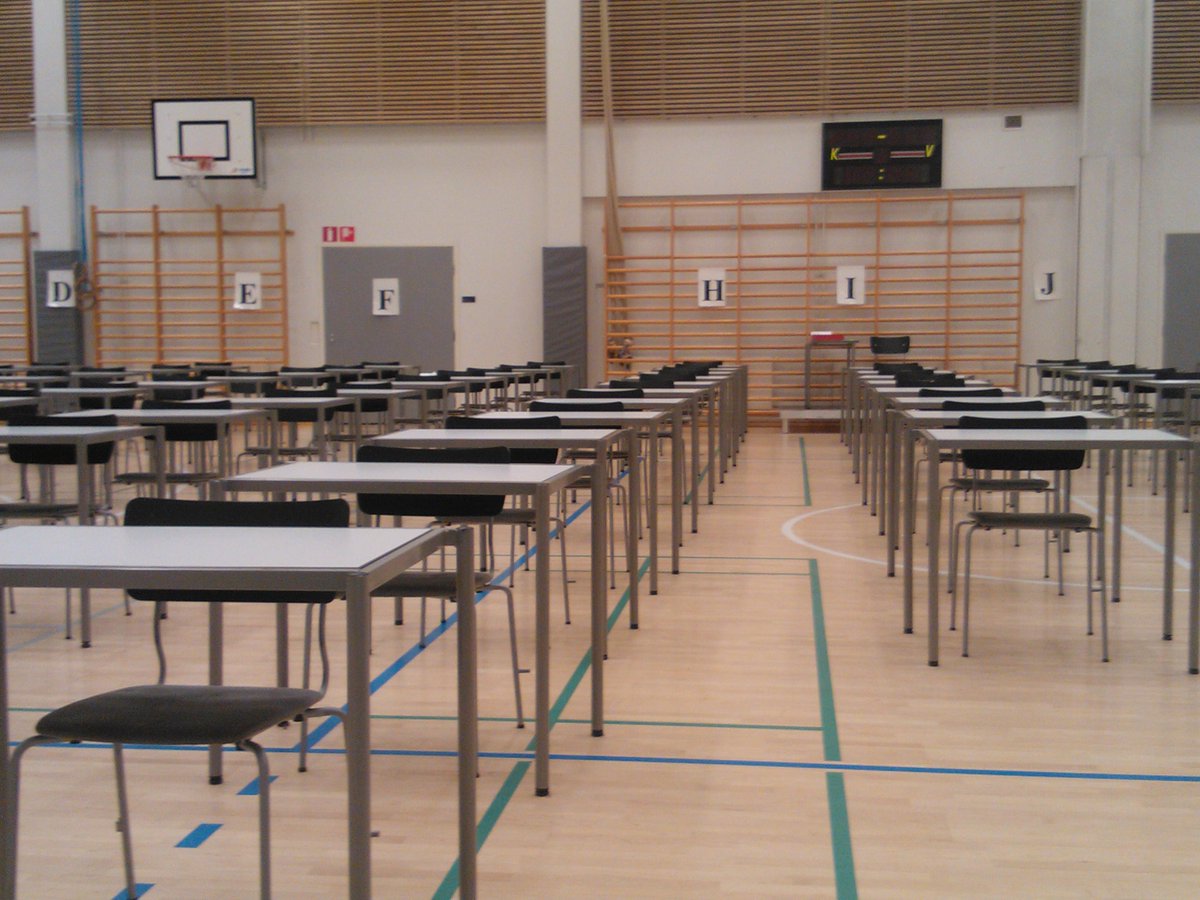 AriRanki's tweet photo. Yo-kokeet #tikkurilanlukio ssa on paketoitu kevään 2015 osalta. Kiitos ja kumarrus kaikille, syksyllä 2015 jatketaan! http://t.co/Q7ioibRQdj