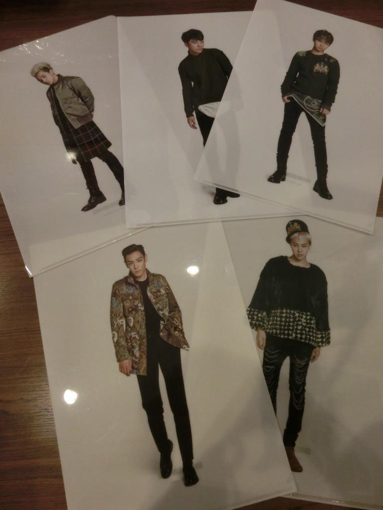 OneforGD_TH's tweet image. (ฝากรีค่า) 
แฟ้มOfficial bigbang - 150 บาท
มากส์จีดี - 70 บาท(ซื้อ3แถม1น้า)
สนใจเมนชั่นมาเลยค่า