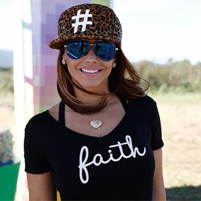 instacopacabana's tweet image. @araujovivianne usando o #HashtagCap de Oncinha, em breve a primeira #HashtagStore do país… ift.tt/1HqarAL