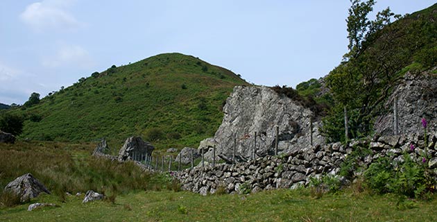 CaeauCymru's tweet photo. Pennod olaf heno. Fferm ger Llanuwchllyn sy'n frith o gaeau ag iddynt enwau difyr a hanesyddol @S4C am 10.00yh #caeau http://t.co/vQW1SLEBji