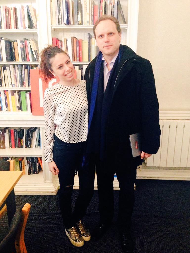 IsabellaOsuna's tweet photo. Gracias por la charla @dlacalle ! Que buen rato con un economista tan grande. #economia #LSE http://t.co/qYZ8fb3s4E