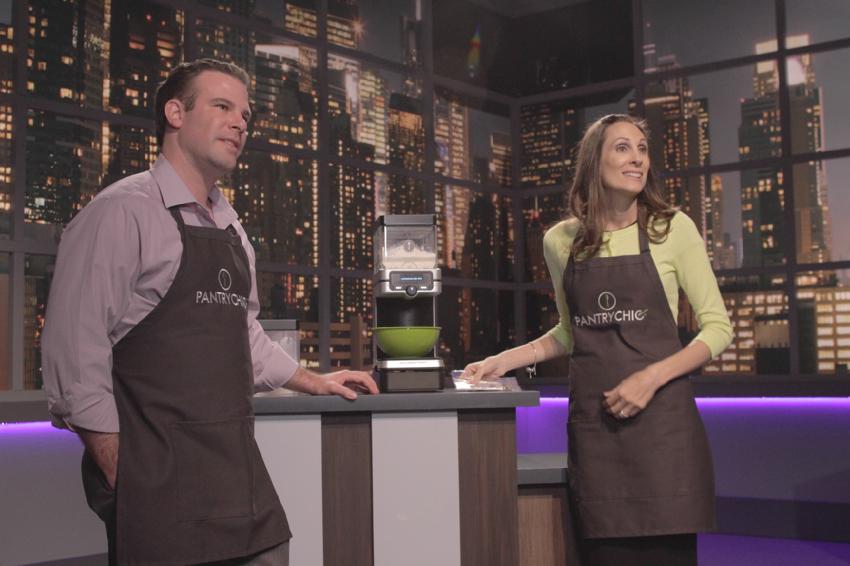 FoodNetwork's tweet image. On #FoodFortunes at 10|9c, the investors are pitched a storage system that measures ingredients for you. Thoughts?