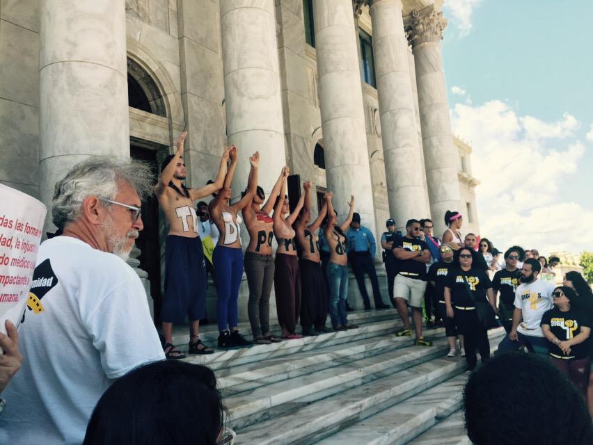 trayectodignida's tweet image. En las escalinatas del capitolio exigiendo nuestros derechos! #somosdignos #SembrandoConsciencia #TrayectoDignidad3