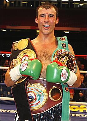 Happy Birthday to a British boxing legend. Hall of Famer Joe Calzaghe turns 43 today! 46-0. 