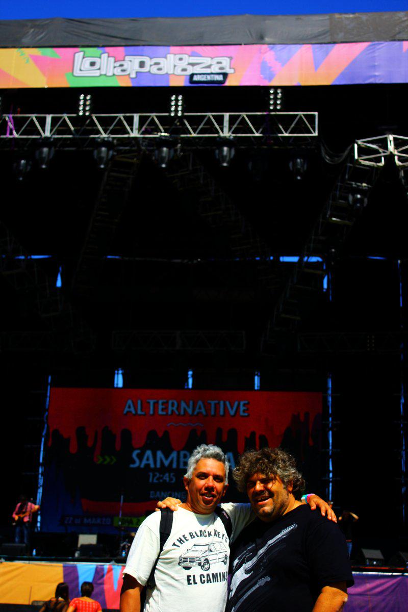 AlejandroVarel1's tweet photo. Con mi hermano @nachojsoler ayer en el @lollapaloozaar compartiendo sueños con el mismo entusiasmo que hace 20 años! http://t.co/QtqT2K3Gk0