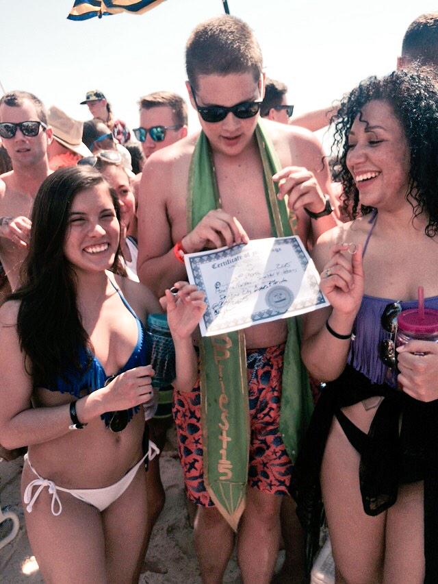 PCBmakeouts's tweet photo. “@PCBPriest15: Exchanging of the rings! @PCBmakeouts  #PCB2K15 #springbreakmarried @PCBConfession @PCB2live http://t.co/gjZNyRcJFY”