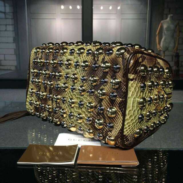 gonewbuy's tweet photo. GUCCI punk style had done,4 colors 37x17x20cm .so cool..... http://t.co/Di6lD6T8CQ