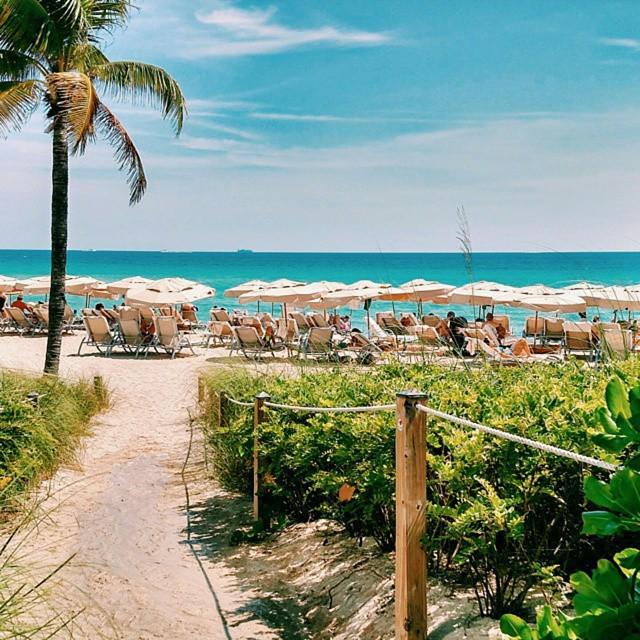 TrumpMiami's tweet photo. ❤ this if you wish you were here! #TrumpMiami #TrumpInternational #Miami #MiamiBeach #Sunnyisles #Spring #SpringBre… http://t.co/Qmglnt3TX5