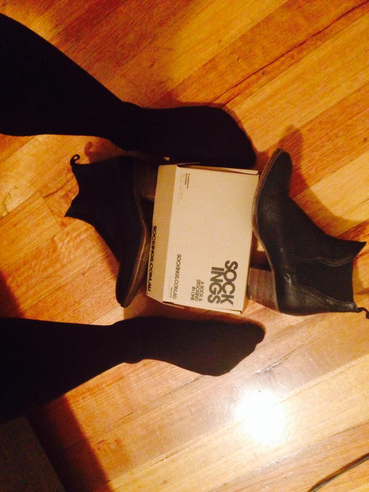 KMusster's tweet image. Winter is finally here...lucky I have my @sockings to keep my toes toasty warm! #nofootheaterhere