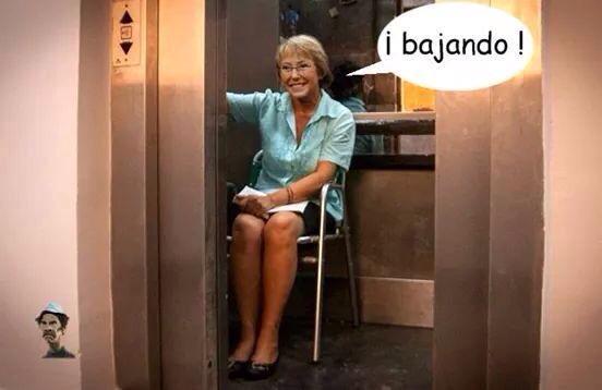 Hiper_Tuto's tweet photo. El desplome de #bacheletgate #AlibabayLos40Ladrones http://t.co/qSbpvt4wjp