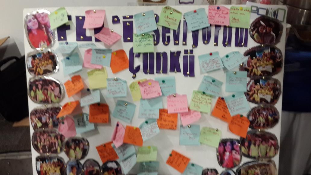 Bilim Kahramanlari'nin #bilimkahramanlarıbulusuyor sevgisini anlatan posterleri #senindünyanseninsınıfın