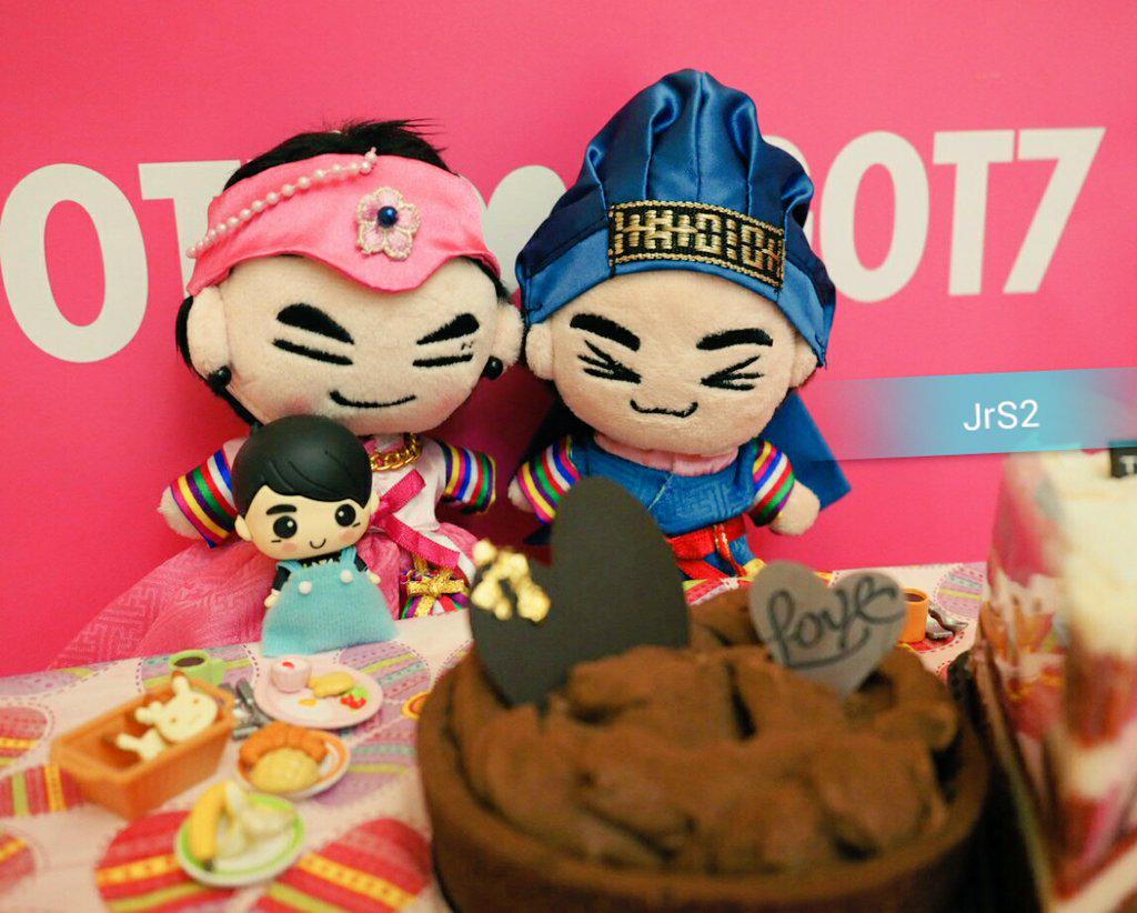 JrS2_JYP's tweet photo. 제제프 데뷔 천일 기념 사진~💕💕
#1000DaysWithJJProject
#got7 #Jr. #got7doll http://t.co/QPy2Zv2zMA