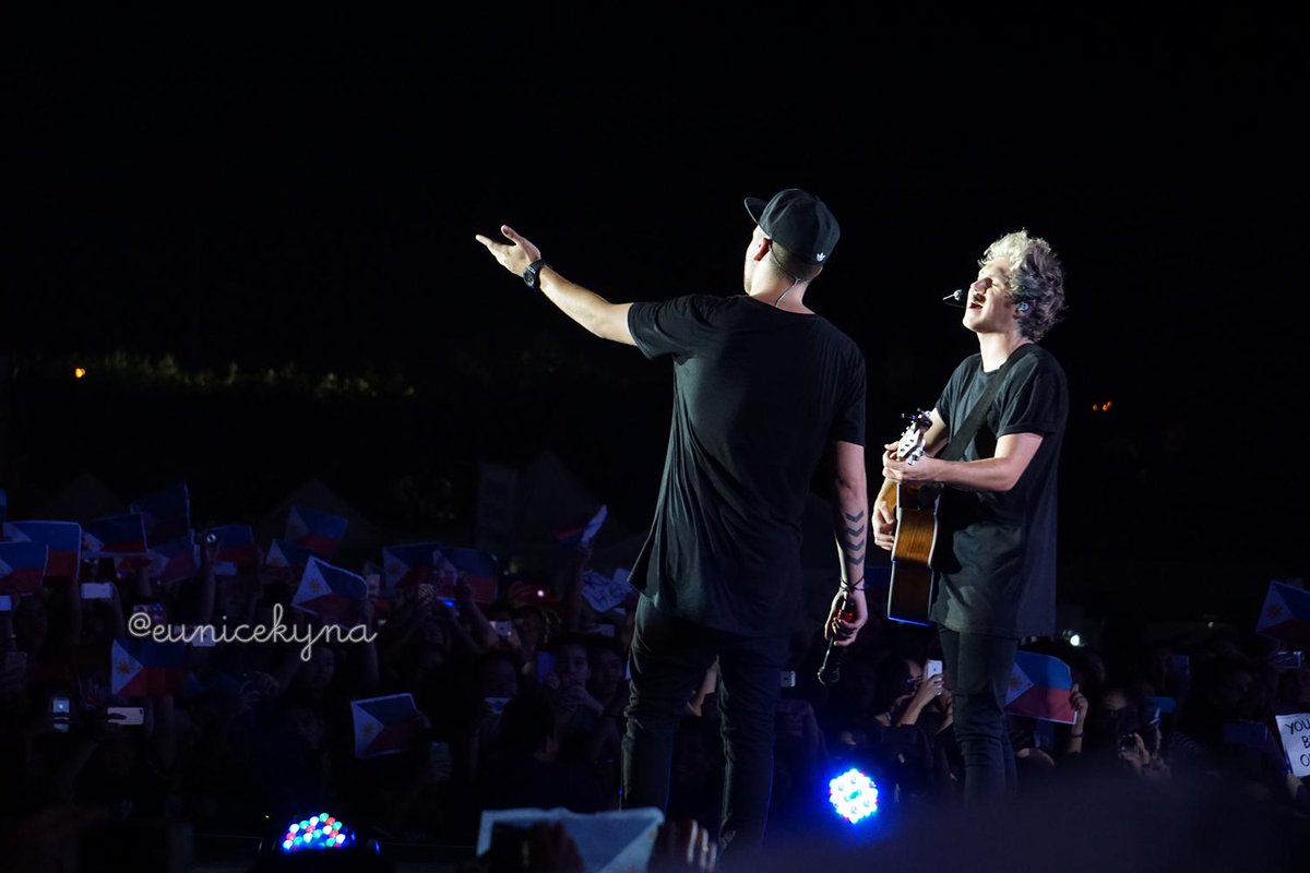 eunicekyna's tweet photo. don't forget where you belong @Real_Liam_Payne @NiallOfficial #OTRAMNL2015 http://t.co/plvxEwSMDD