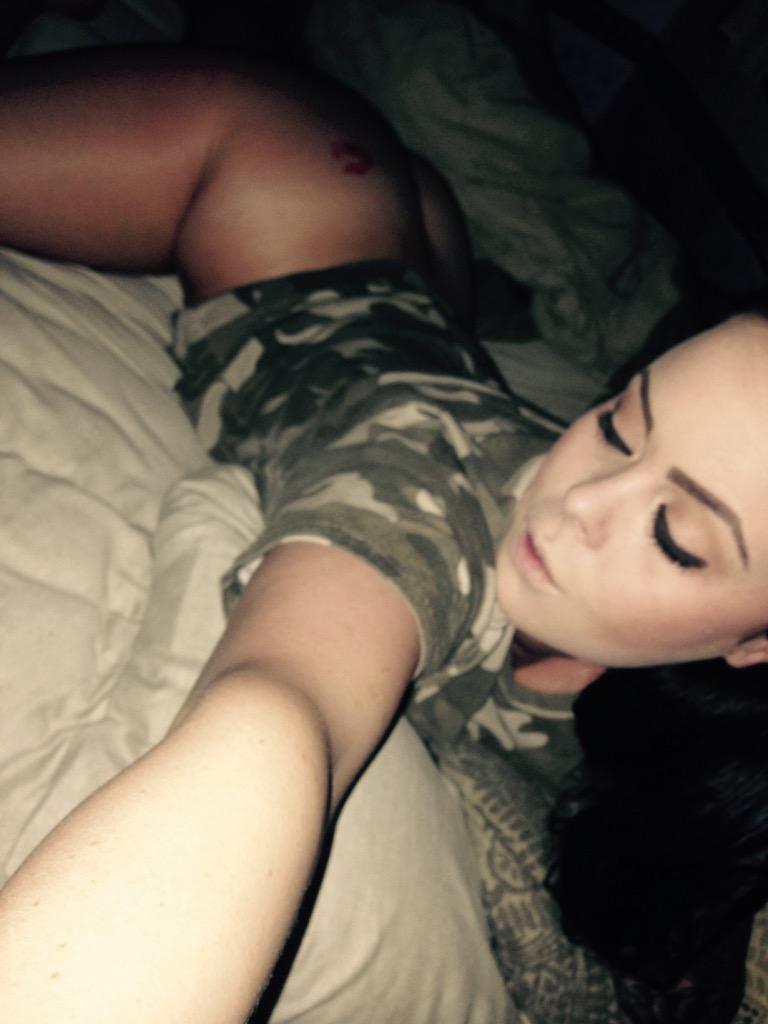 Who likes this shit in camo?!? 😏😍☀️👑 #porn #pornstarlife #ass #tattoos #brunettes #sexy http://t.co/HbuaAeicr3