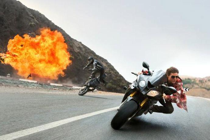 VanityFair's tweet photo. New full-length Mission Impossible trailer is even more action-packed than yesterday’s teaser. http://t.co/BqLJcaxP9s http://t.co/jrScLZnpJs