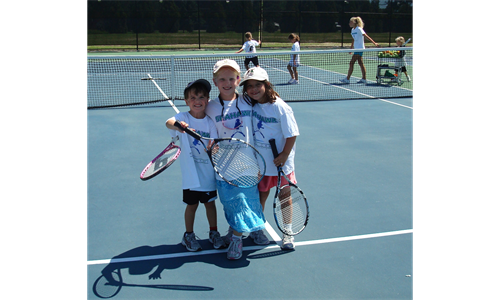 USTA_NC's tweet photo. We're looking to give out junior tennis camp scholarships to 6 collegiate programs. Apply now http://t.co/Q4Eq0xtV0z http://t.co/9tLwJ991x2