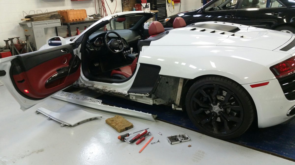 LeonsAutoBody's tweet image. Putting the pieces together...as if nothing was ever out of place! #autobody #audi #collisionrepair