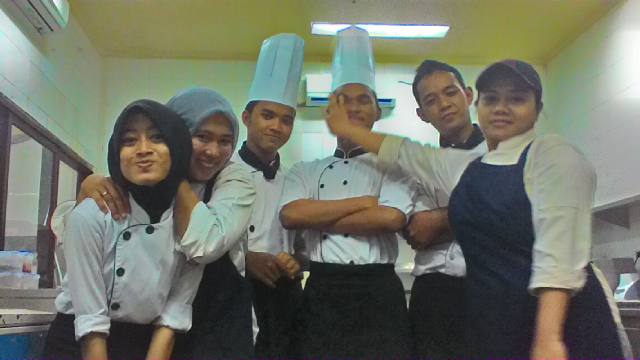 dedezhaenall's tweet image. @anggit_kameri @AngeLatumeten